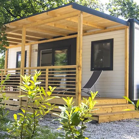 Sunny Mobile Homes פורץ